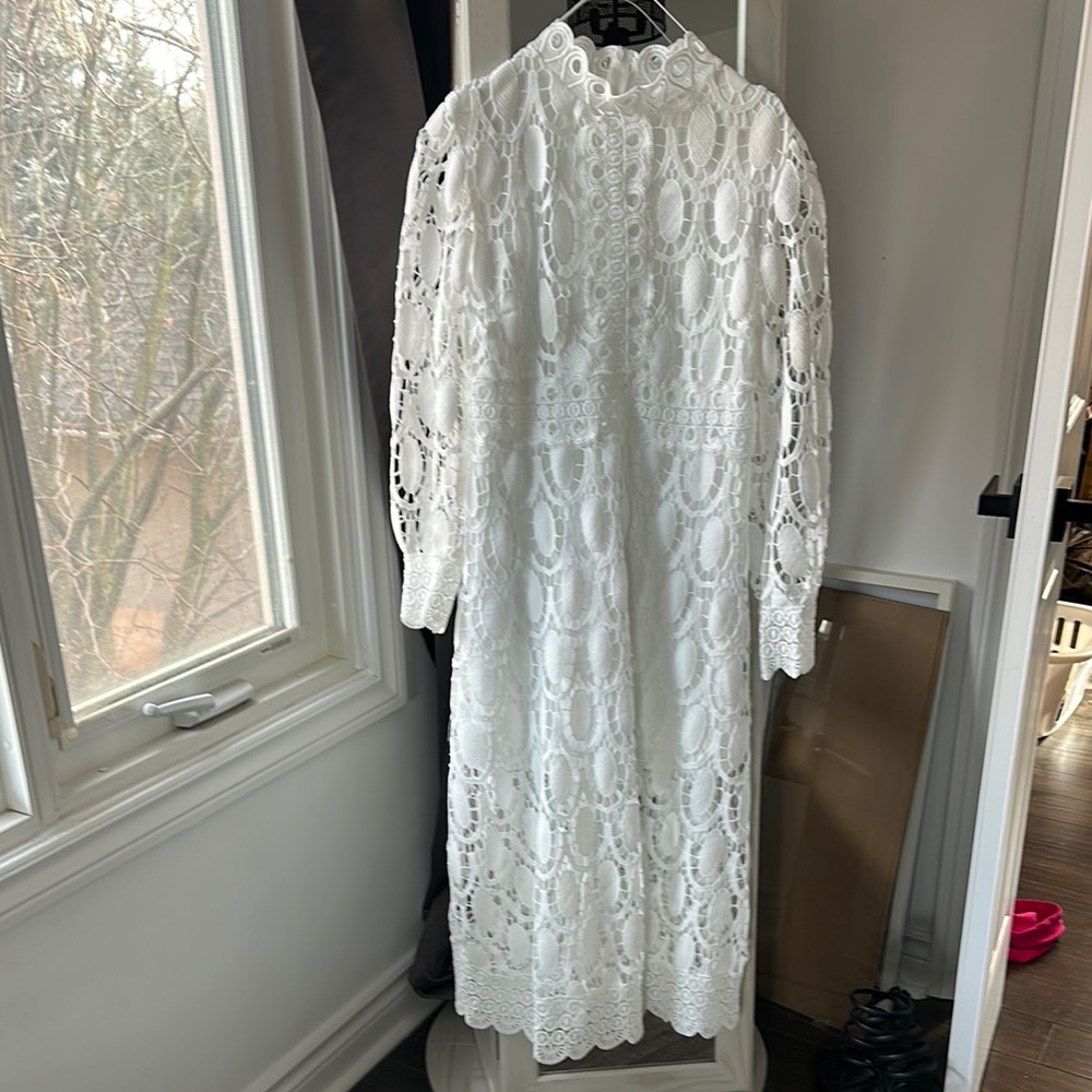 Elegant White Lace Dress